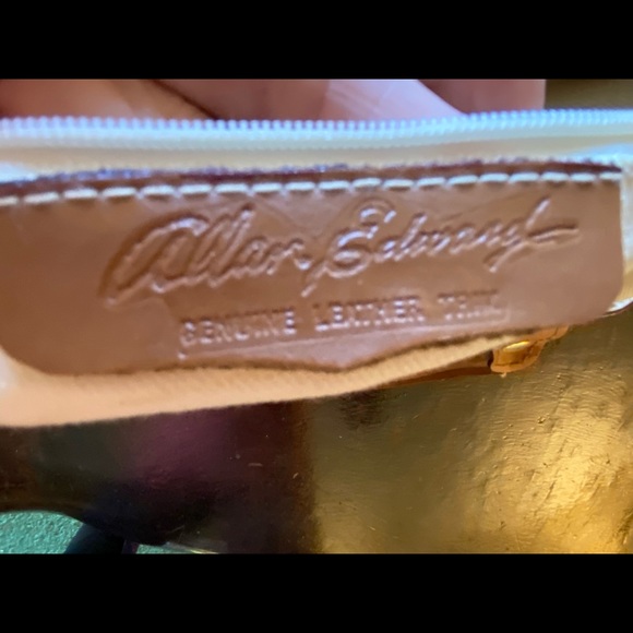 Allen Edward Designed White with Tan Trim Hand/Shoulder Bag - Picture 4 of 7